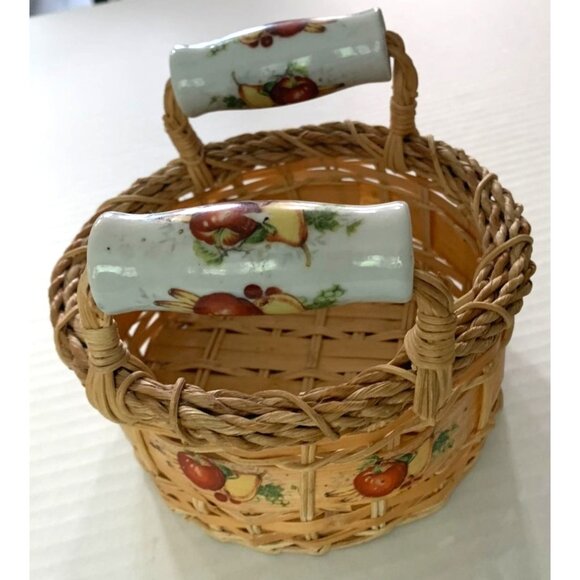 Apple Woven Wicker Round Basket with Handles 6.5 in diam 5 in tall - Picture 1 of 5